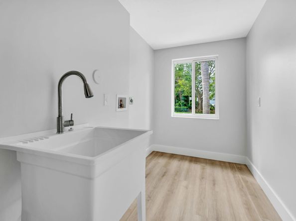 20411 NW 4th Street, Pembroke Pines FL 33029