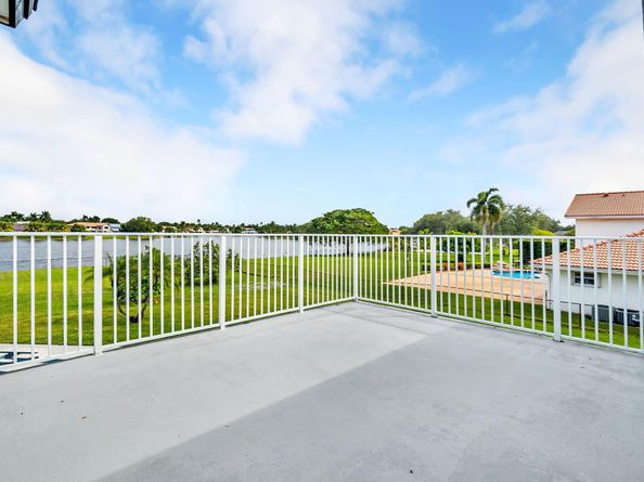 20411 NW 4th Street, Pembroke Pines FL 33029