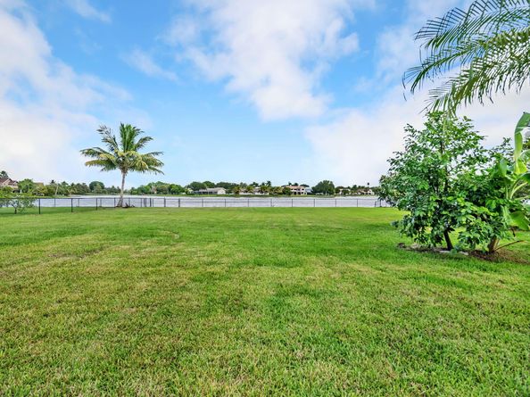 20411 NW 4th Street, Pembroke Pines FL 33029