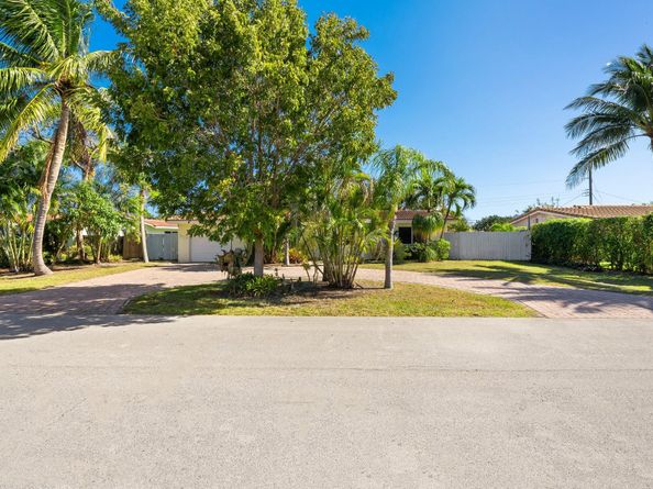 806 SE 9th Ave, Deerfield Beach FL 33441