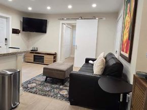 1215 NE 13th Ave, Fort Lauderdale FL 33304