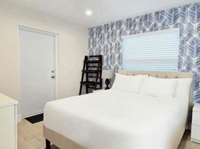 1215 NE 13th Ave, Fort Lauderdale FL 33304