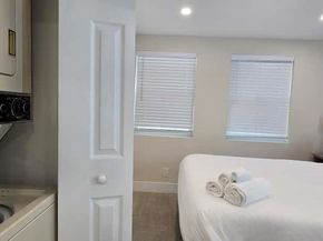 1215 NE 13th Ave, Fort Lauderdale FL 33304