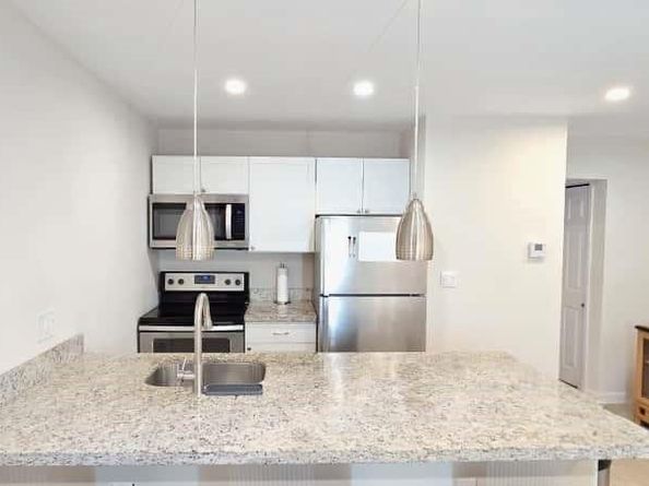 1215 NE 13th Ave, Fort Lauderdale FL 33304