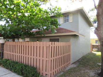 401 W Cypress Way