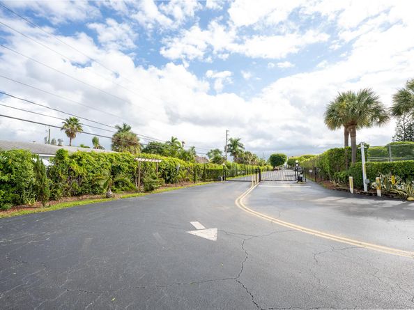 896 N Federal Highway 523, Lantana FL 33462