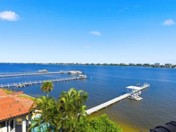 896 N Federal Highway