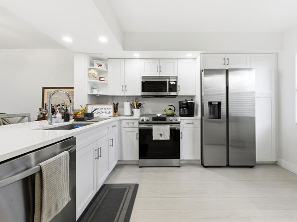 896 N Federal Highway 523, Lantana FL 33462