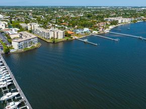 896 N Federal Highway 523, Lantana FL 33462