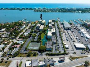 896 N Federal Highway 523, Lantana FL 33462