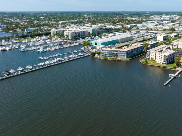 896 N Federal Highway 523, Lantana FL 33462