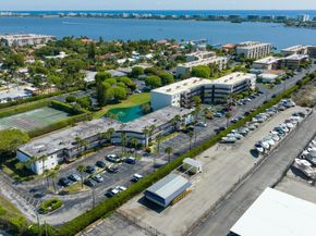 896 N Federal Highway 523, Lantana FL 33462