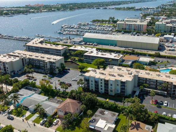 896 N Federal Highway 523, Lantana FL 33462