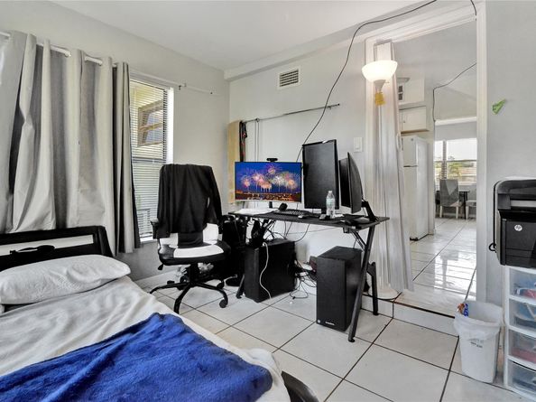 6533 SW 22nd St, Miramar FL 33023