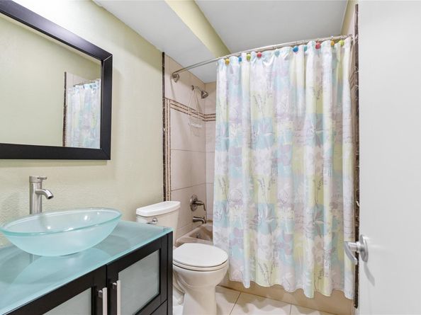 1759 NE 39th Ct 1305, Pompano Beach FL 33064