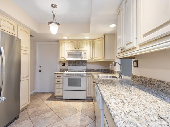 1759 NE 39th Ct 1305, Pompano Beach FL 33064