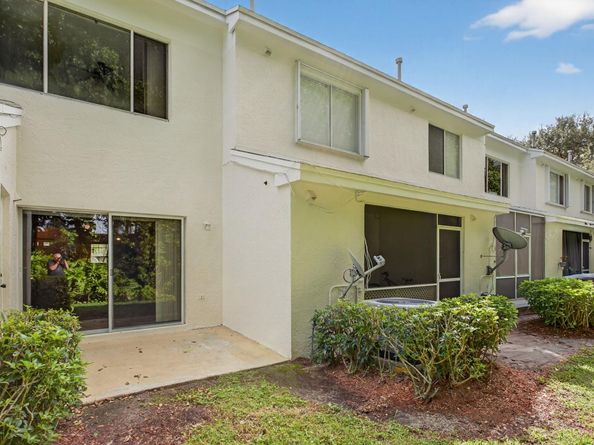 7711 Sanibel Dr, Tamarac FL 33321