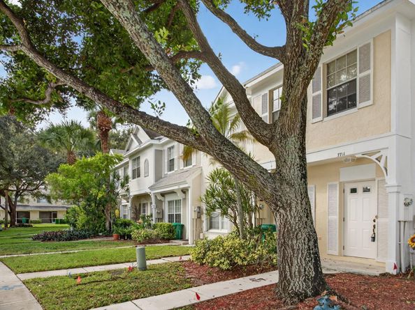 7711 Sanibel Dr, Tamarac FL 33321
