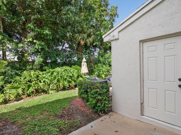 7711 Sanibel Dr, Tamarac FL 33321