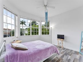 5037 NW 119th Ter, Coral Springs FL 33076