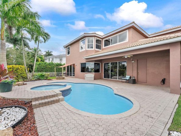 5037 NW 119th Ter, Coral Springs FL 33076