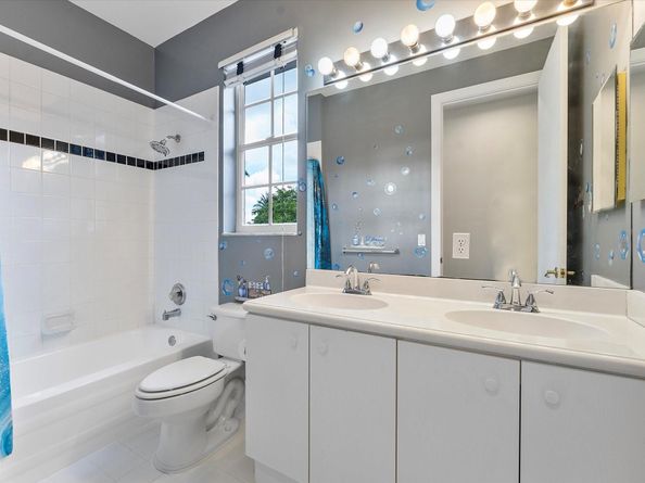 5037 NW 119th Ter, Coral Springs FL 33076