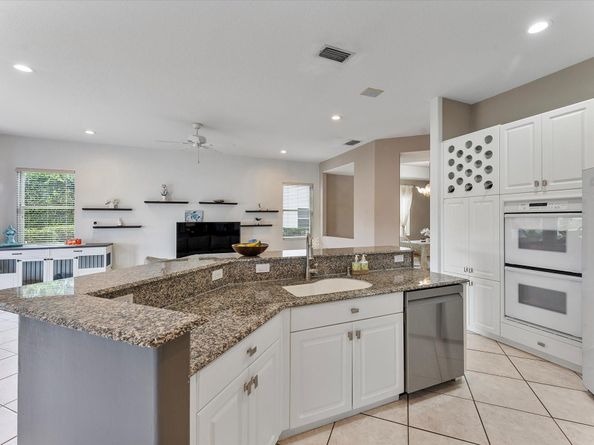 5037 NW 119th Ter, Coral Springs FL 33076