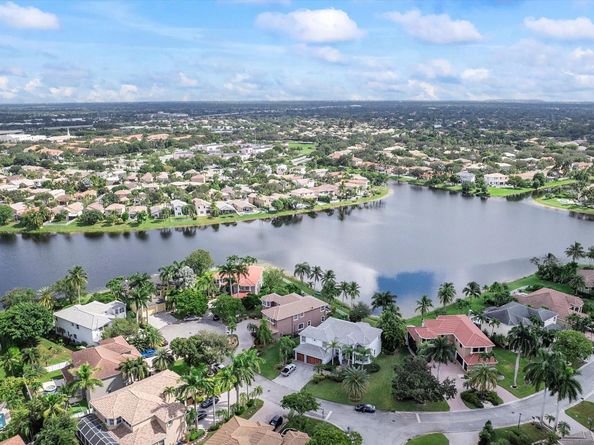 5037 NW 119th Ter, Coral Springs FL 33076