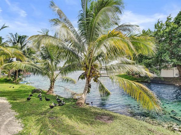 1732 W 72nd St 1732, Hialeah FL 33014