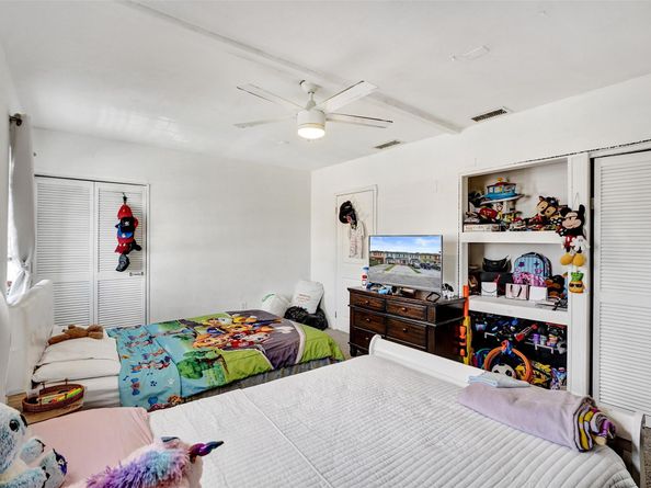 1732 W 72nd St 1732, Hialeah FL 33014