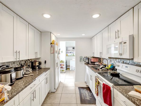 1732 W 72nd St 1732, Hialeah FL 33014