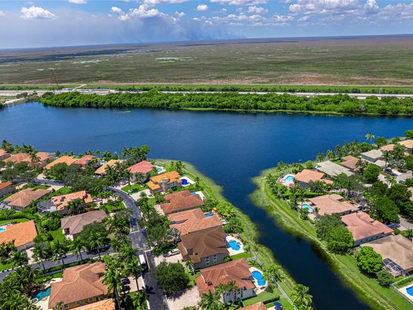 12307 NW 49th St, Coral Springs FL 33076