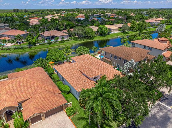 12307 NW 49th St, Coral Springs FL 33076