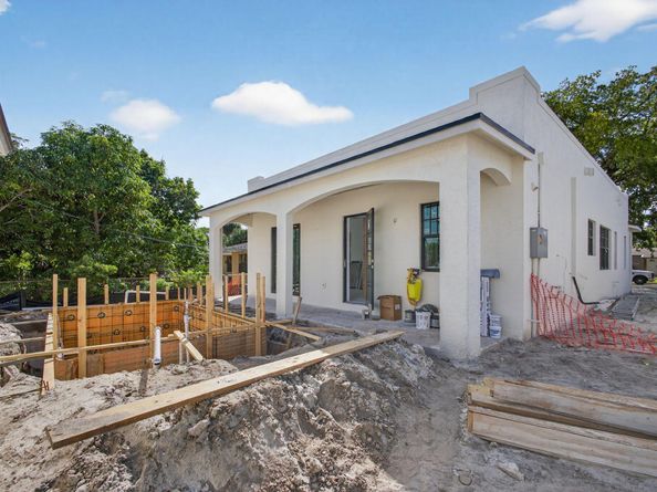 1013 Ardmore Road, West Palm Beach FL 33401