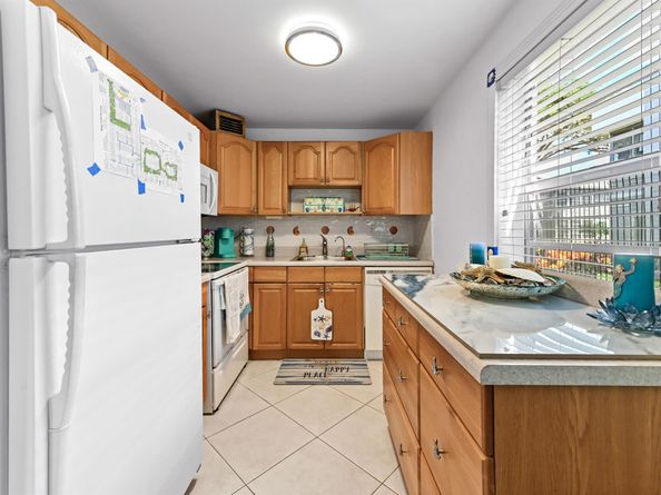98 Flanders C, Delray Beach FL 33484