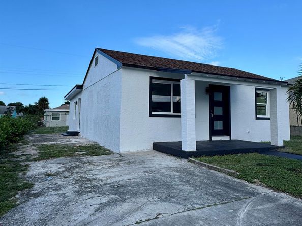 848 W 4th Street, Riviera Beach FL 33404