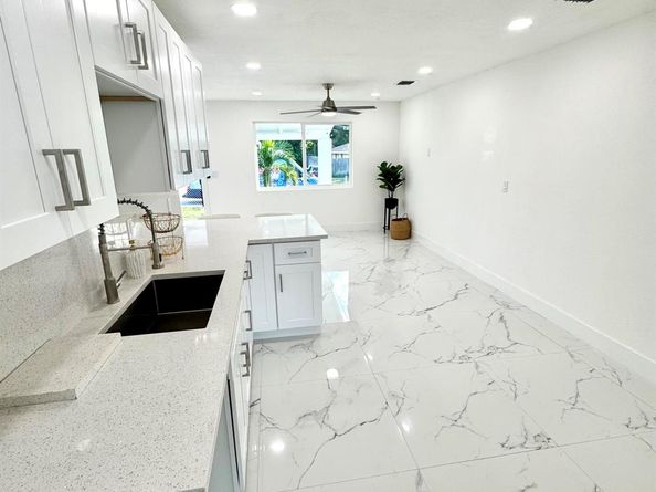 848 W 4th Street, Riviera Beach FL 33404