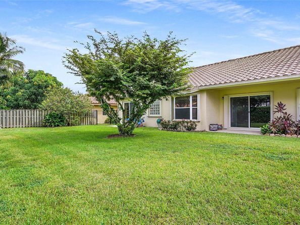 3099 Perriwinkle Cir, Davie FL 33328