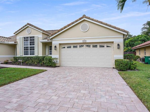 3099 Perriwinkle Cir, Davie FL 33328