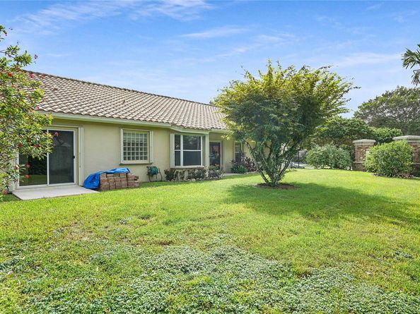 3099 Perriwinkle Cir, Davie FL 33328