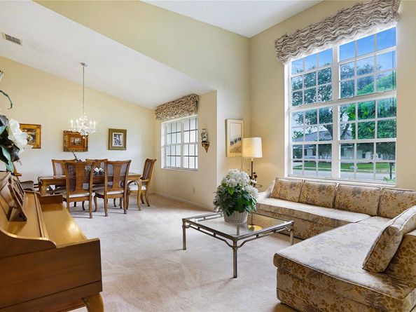 3099 Perriwinkle Cir, Davie FL 33328