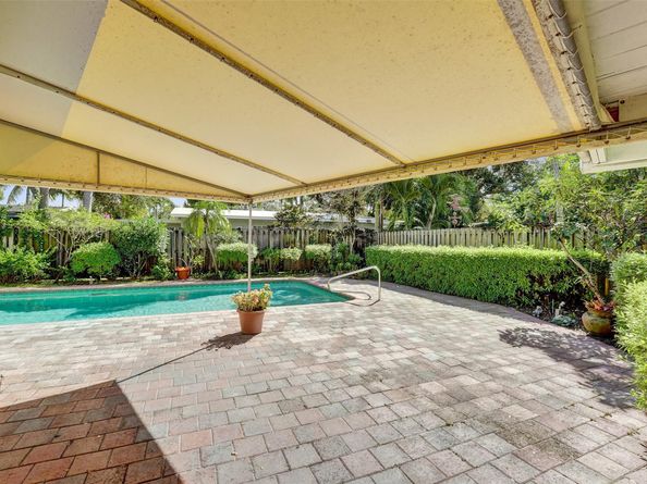 1240 SE 12th Way, Fort Lauderdale FL 33316