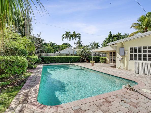 1240 SE 12th Way, Fort Lauderdale FL 33316