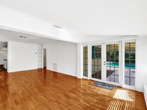 1240 SE 12th Way, Fort Lauderdale FL 33316