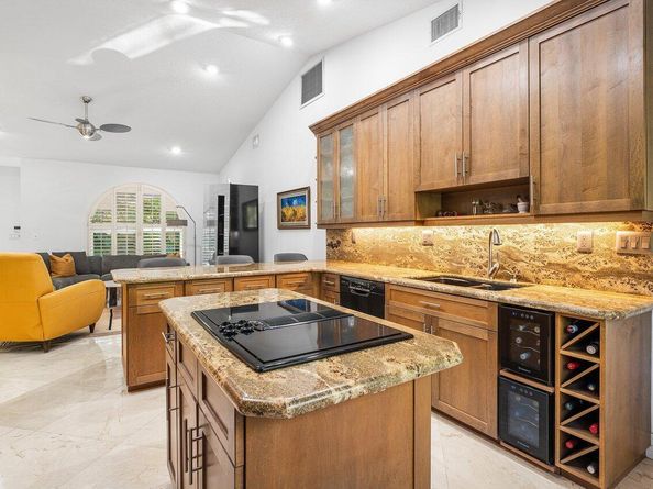 359 E Ocean Avenue, Lantana FL 33462