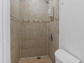 31 Miami Gardens Rd, West Park FL 33023