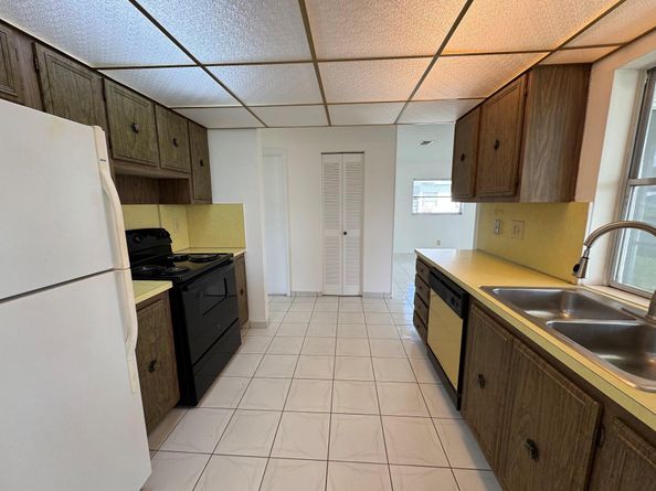 1430 NW 85th Ter, Plantation FL 33322