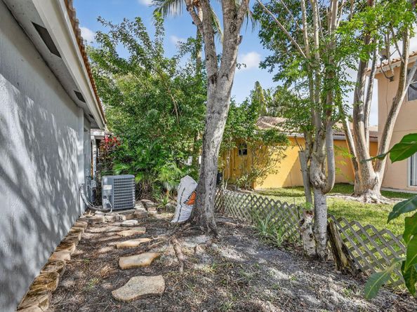 3386 Commodore Court, West Palm Beach FL 33411