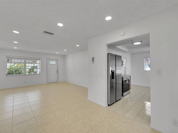 2851 W Golf Blvd, Pompano Beach FL 33064