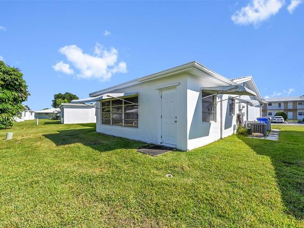 2851 W Golf Blvd, Pompano Beach FL 33064